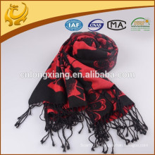 Écharpe noire foncée Jacquard Fleurs rouges Foulard élastique longue taille avec 10cm Tassel